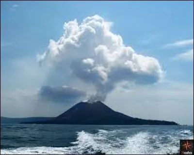 Le Krakatoa se trouve...
