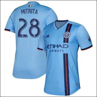 À quel club appartient ce maillot ?