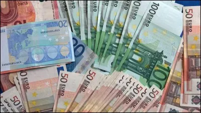 Le défenseur le plus cher de l'histoire du foot est...