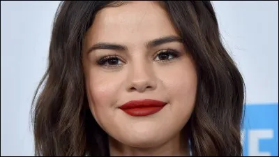 Quel est le métier de Selena ?