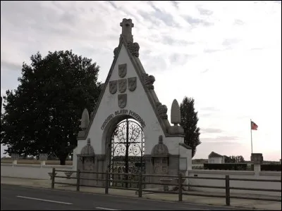 À quel département appartient la commune Richebourg ?