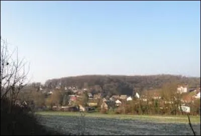Nous sommes dans les Hauts-de-France, à Dieudonné. Commune de l'arrondissement de Senlis, elle se situe dans le département ...