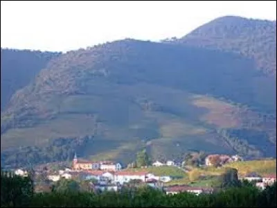 Je vous propose une balade dans le Pays Basque, à Ispoure. Village du pays de Cize, il se situe dans le département ...
