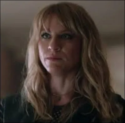 Quel service Penny Peabody demande-t-elle à Jughead ?