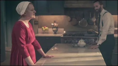 La protagoniste est oblig&eacute;e de vivre sous le m&ecirc;me toit en cohabitation avec son agresseur.Il s'agit ici de la s&eacute;rie : ...