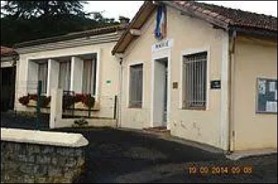 Nous partons maintenant dans le pays Cathare, à Artigues. Petit village d'Occitanie, peuplé de 73 habitants, il se situe dans le département ...