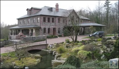 Que fait Cheryl lors du dernier épisode de la saison 1?