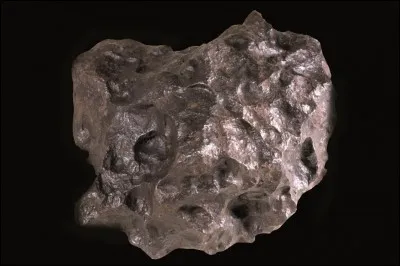 En quelle saison la météorite a-t-elle abattu la carte de Fortnite ?