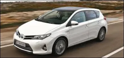 Durant deux générations, la Toyota Corolla a porté un nom différent en Europe. Comment l'a-t-on appelée ?
