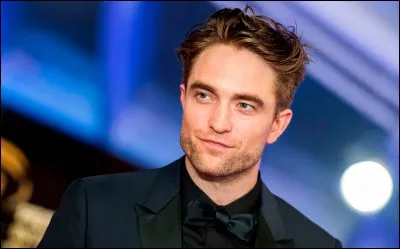Robert Pattinson joue le rôle de ...