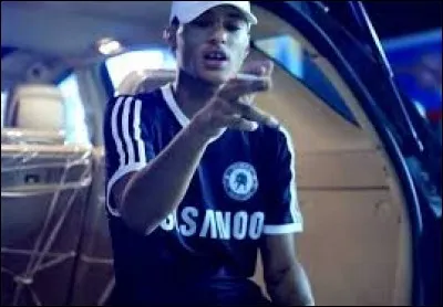 Freeze qui vit actuellement au Sénégal, aime parfois placer des mots ou expressions en Wolof (dialecte sénégalais) dans ses sons. Que veut l'expression "doute les tous" ?