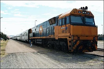 En 2016 a été mis en service le train de voyageurs le plus long du monde. Avez-vous une idée de sa taille ?