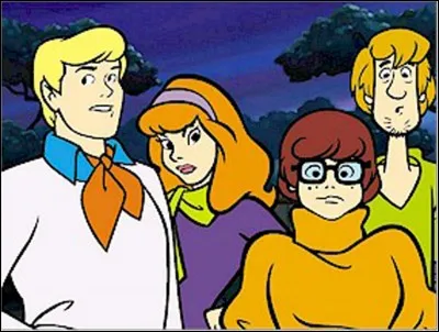 Dans le dessin animé "Scooby-Doo", comment s'appelle le garçon intelligent en bleu ?