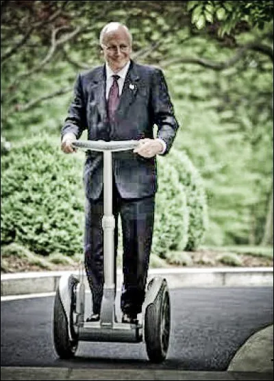 Ce millionnaire britannique a acheté Segway Inc., fabricant du système de transport personnel Segway, en 2010 : foncièrement, il n'en était pas l'inventeur mais, le patron.
Trouvez le nom de celui qui est tombé d'une falaise au guidon du deux-roues motorisé. Un témoin l'aurait vu faire une chute de 10 m. : il aurait perdu le contrôle de son gyropode avant de basculer dans la rivière Wharf.