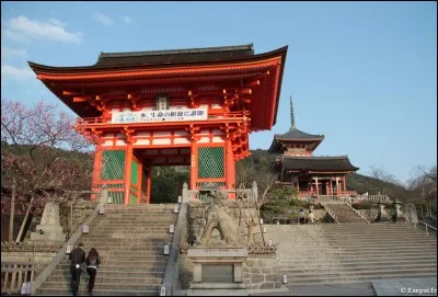 Dans quel pays se trouve le temple Kiyomizu-dera ?