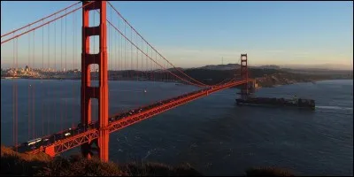 Dans quelle ville des États-Unis se trouve le pont du Golden Gate ?