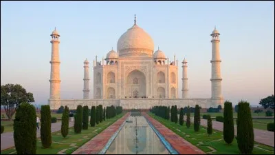Dans quel pays se trouve le Taj Mahal ?