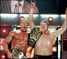 Lors de No mercy 2007 qui fait quipe avec cade & murdoch ?
