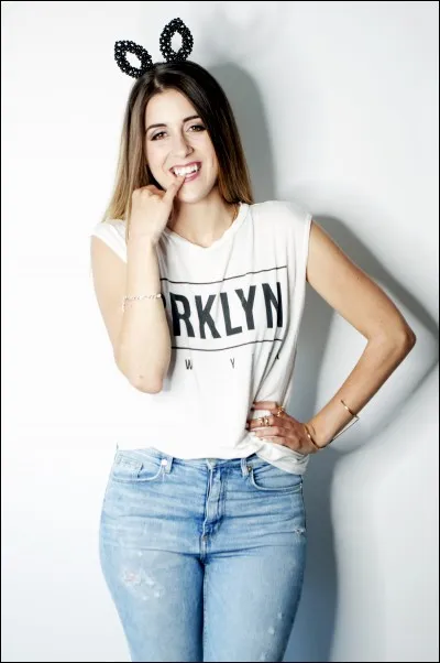 Dans quelle ville est née Denyzee, jeune youtubeuse résidant au Québec ?