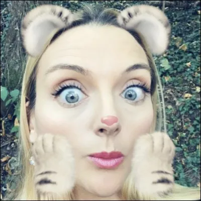 Qui est cette youtubeuse ?