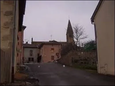 Nous terminons notre balade en Bourgogne-Franche-Comté, à Trambly. Village de l'arrondissement de Mâcon, il se situe dans le département ...
