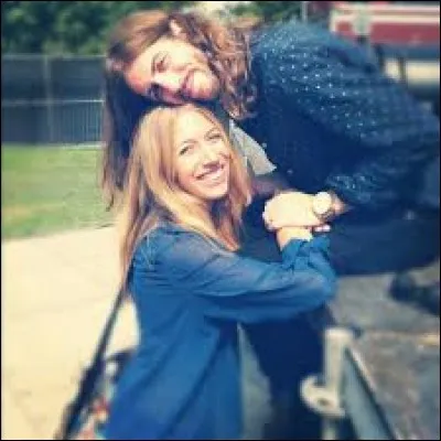 Et la femme de Wayne s'appelle :