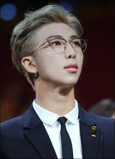 Quel est le membre qui lui a appris à danser ?