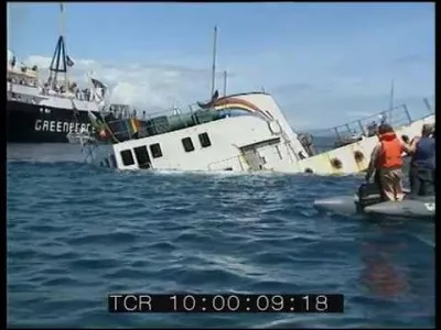 Année : 1985 
Protagonistes : François Mitterrand, Charles Hernu 
Faits : Sabordage d'un bateau Greenpeace qui a coûté la vie a une personne. 
Quel est le nom de ce scandale ?