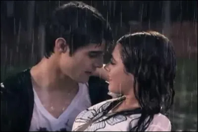 Quelle est la musique en fond pendant cette scène ?