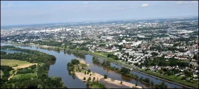 Jour 17 : un peu d'Histoire me fera le plus grand bien, me voici dans la ville de Jeanne d'Arc, la Pucelle...