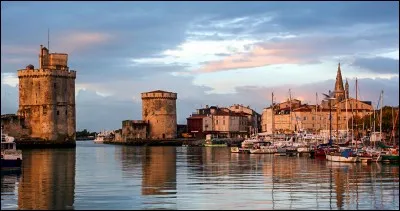 Jour 26 : Aujourd'hui, c'est la visite de la ville surnomm&eacute;e "la ville blanche". O&ugrave; suis-je ?