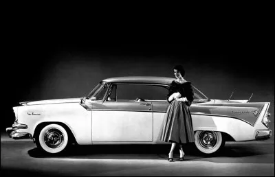 Apercevant la progression du nombre de foyers ayant deux voitures en Amérique, le groupe Chrysler décide avant l'heure, de conquérir une clientèle au profil précis. Des ambitions mal cachées car elle s'appelle..