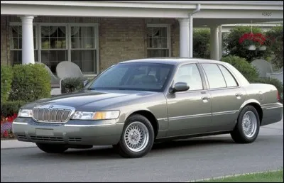 Comment se nommait la s&oelig;ur jumelle de la Ford Crown Victoria ?