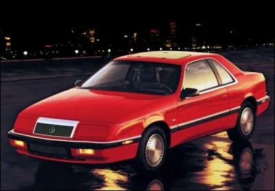 Le champ lexical de la noblesse est omniprésent. Où se situe ce coupé de luxe Chrysler sorti en 1986, dans la hiérarchie des titres de noblesse ?