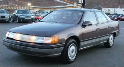 Mercury, défunte filiale légèrement huppée de Ford, évoquait la route des vacances avec sa grande familiale, la...