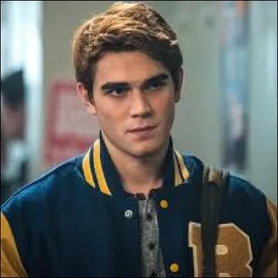 Qui a signé la cicatrice d'Archie sur les pectoraux (saison 3) ?