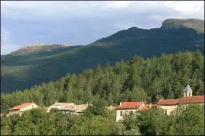 Village Drômois, dans le Diois, Valdrôme se situe en région ...