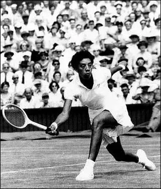 Cette tenniswoman, originaire de Caroline du Sud, fut la premire noire  remporter le Grand Chelem en 1956  Roland-Garros. Elle se nomme ...