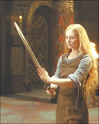 Espèce : Rohirrim
Famille : Fille d'Éomund d'Estfold
Description : Grande, blonde et mince 
À savoir : Elle se déguise sous le nom de "Dernhelm " 
Quel est ce personnage ?