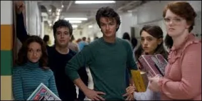 Première diffusion : 2016
Nombre de saisons : 3
Personnages : Murray, Ted, Barbara, Nancy 
Genre : Fantastique 
Quelle est cette série ?