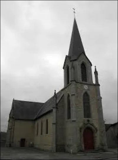 Nous sommes en Bretagne devant l'église Saint-Pierre-et-de-l'Immaculée-Conception de Mecé. Nous nous situons dans le département ...