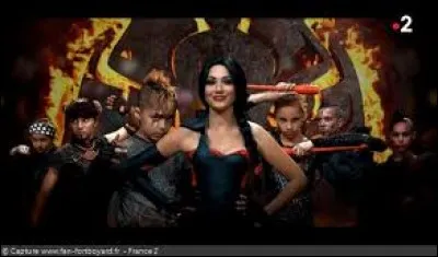 Qui contrôle la cage ?