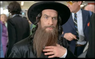 Une stèle sur laquelle est inscrit tout un ensemble de lois régissant le premier empire babylonien a été découverte en 1901 à Suse. Qui était ce premier empereur ?