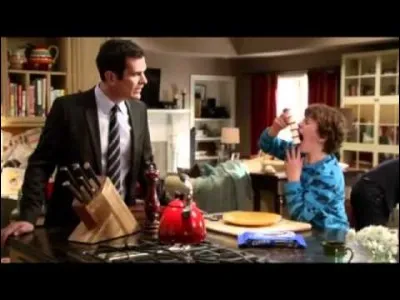 Première diffusion : 2009
Dernière diffusion : Toujours en cours 
Personnages : Luke, Joe, DeDe, Gil.
Genre : Comédie 
Quelle est cette série ?