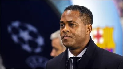 Quel rôle possède Patrick Kluivert actuellement dans le staff du Barça ?