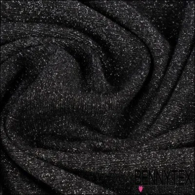 Elles, ou ils, ont tout simplement intitulé leur chanson "Tes Yeux Noirs" !