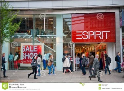 "Ghost" est un film interpr&eacute;t&eacute; par Julia Roberts.