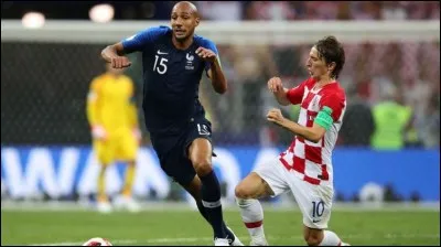 Numéro 15 : J'ai disputé 5 matches lors de la Coupe du Monde 2018. Je mesure 1,96 mètre. Je suis...