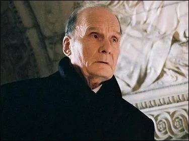 Franois Mitterrand ressuscita en 2004 dans 'Le Promeneur du champ de Mars' sous les traits de quel acteur ?