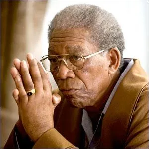 Le premier Prsident noir d'Afrique du Sud de 1994  1999 fut remis  l'honneur  travers 'Invictus'. Interprt par le talentueux Morgan Freeman, par qui le film fut-il ralis ?